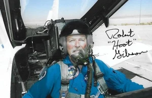 Robert "Hoot" Gibson auto/sign 4x6 photo NASA Astronaut Group 8 Space COA LOOK! - Picture 1 of 1