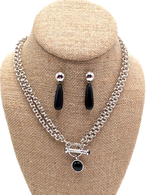 Collar Napier Tono Plata con Acentos Negros Palanca con Pendientes Colgantes Negros Foto 1 de 4