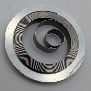 Waltham 16s Model 1888 2218 Alloy Mainspring 0.19 "hole-end" Qty 1 NOS - Bild 1 von 2