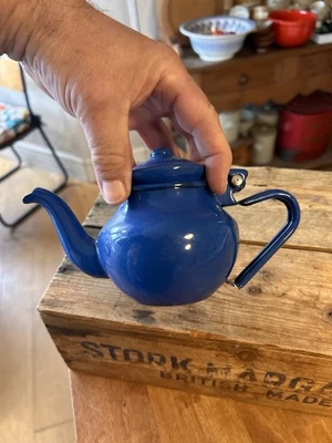 Vintage Small-Sized Blue Enamel Teapot - Kitchenalia - Great! - Image 1 of 4