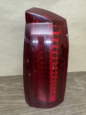 Luz trasera derecha pasajero Cadillac STS 2005-2007 FABRICANTE DE EQUIPOS ORIGINALES. CHIPPED. Foto 1 de 4