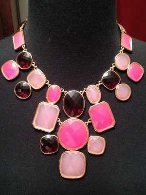 IMPRESIONANTE Collar Babero Kate Spade Microfacet Piedra Rosa Declaración *NUEVO* Foto 1 de 4