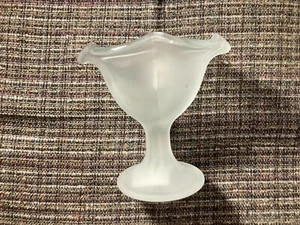 Vintage Frosted White Glass Tulip Satin Sundae Ice Cream Dessert Dish 5.5 in - Picture 1 of 9