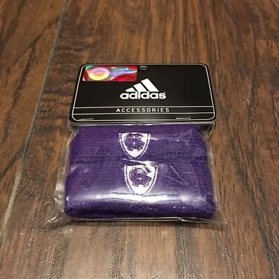 Bandas de bíceps emitidas por el equipo de fútbol americano Adidas Holy Cross Crusaders talla única Foto 1 de 4