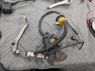 Sistema de frenos traseros Buell Blast Foto 1 de 4