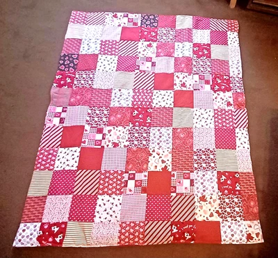 CASA RURAL DÍA DE SAN VALENTÍN VACACIONES RETAZOS EDREDÓN - NUEVO Foto 1 de 3