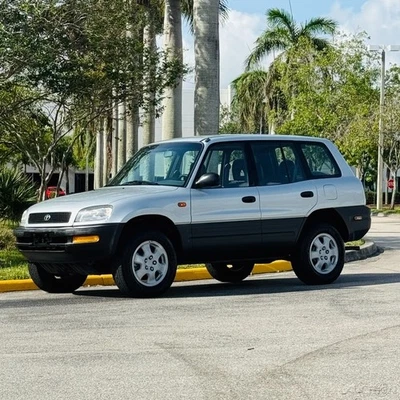 1997 Toyota RAV4 AWD LOW 88K MI CLEAN CARFAX RUST FREE NON SMOKER! - Image 1 of 4