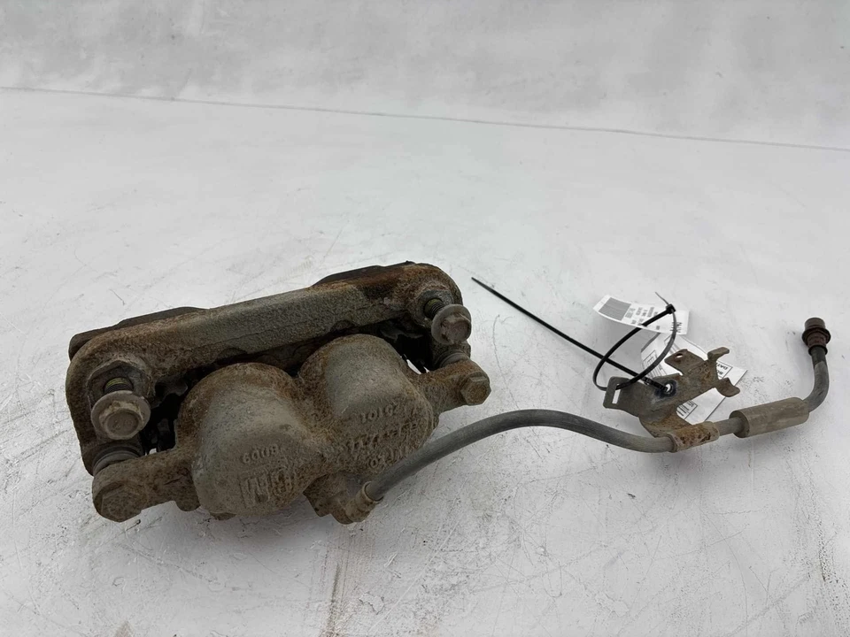 Pinza de freno de disco delantera derecha del lado del pasajero Chevrolet Tahoe 2007-2020 OEM Foto 1 de 4