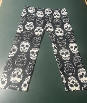 NO BOUNDARIES Jr Sz XXL 19 Day of the Dead/Sugar Skull Capri Leggings Halloween - Image 1 of 4
