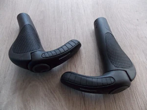 Ergo GP30s Ergo Mangos De Tornillo Con Bar Ends Mangos Lock On Nuevo Negro-Negro - Imagen 1 de 9