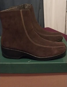 Clarks Ashlyn Brown Suede Leather Side Zip Ankle Boots 75172 Women 8M - Picture 1 of 7