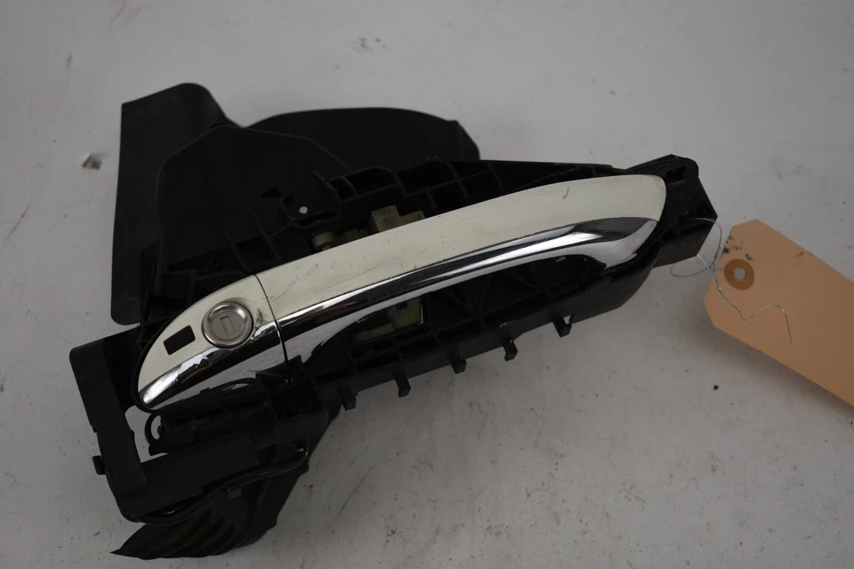Manija de puerta exterior delantera izquierda OEM 06-13 MERCEDES-BENZ W251 R350 R500 Foto 1 de 4
