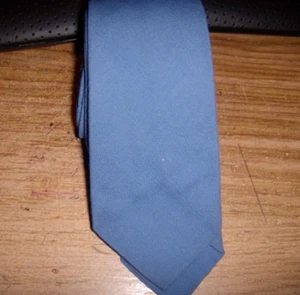 1940s LORD FURNIVAL BLUE WITH BLK DESIGN MENS TIE 54 X 2" 50% RAYON-50% ACETATE - Picture 1 of 3