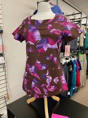 Blusa esfoliante Koi XS estampa marrom, roxa e rosa - Imagem 1 de 3