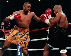 THOMAS "Hitman" HEARNS Signed 8x10 Boxing Photo 2 JSA - Picture 1 of 1