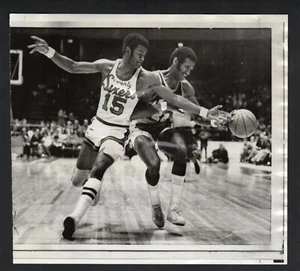 1970 Foto stampa, Hal Greer Philadelphia 76ers vs Stan Lantz San Diego Rockets - Foto 1 di 2
