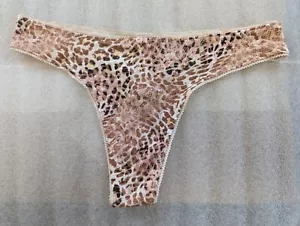Lot of 7 NWT Victoria's Secret Thong Panty Rosette Large 11192965 - Picture 1 of 7