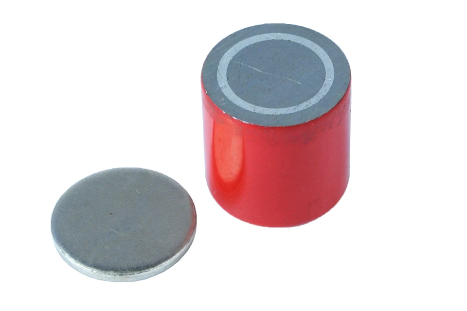 PROOPS Pot Magnet 17.5mm dia 17.5mm High Threaded Taped Hole in Back Strong Pull M0108