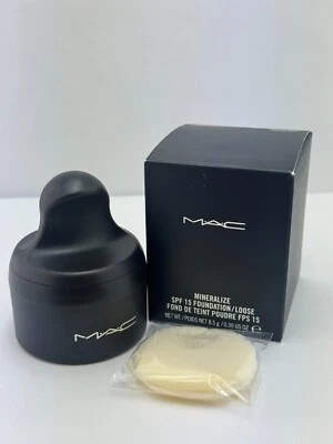 MAC Mineralize Loose Foundation SPF 15 – Medium Deep – 8.5g Powder - Image 1 of 3