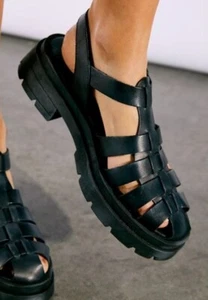 NEW FREE PEOPLE Sz 7 DELANEY FISHERMAN PLATFORM SANDALS BLACK - Picture 1 of 4