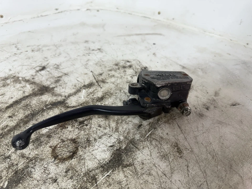 Cilindro maestro de freno delantero derecho Yamaha Radian YX600 1986-1990 FABRICANTE DE EQUIPOS ORIGINALES Foto 1 de 4