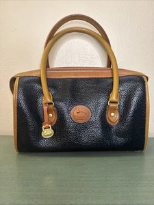 Vintage Dooney & Bourke groß schwarz gepfeppt hellbraun Leder Arzt Umhängetasche Handtasche - Bild 1 von 10