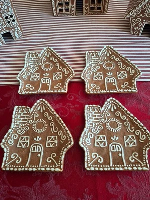 Juego de 4 platos de aperitivo Pottery Barn Gingerbread HOUSE vacaciones de Navidad-NUEVO Foto 1 de 4