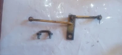 Enlace de válvula hidráulica New Holland L785 para controles de pedal. Foto 1 de 3