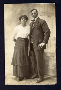 Early 1900's RPPC Postcard, Portrait of Man & Lady, Dressed Suit & Dress - Picture 1 of 2