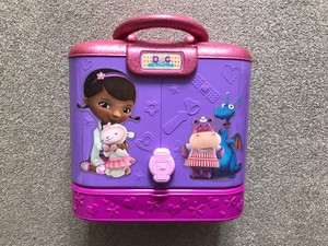 doc mcstuffins carry along clinic
