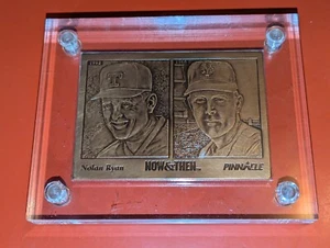 Tarjeta de bronce Pinnacle 1993 como nueva Nolan Ryan Now & Then #290 con estuche de acrílico - Imagen 1 de 3