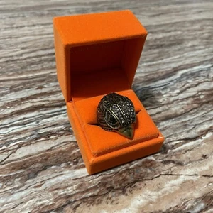 Anello oro gioielli Kurt Geiger misura 7 testa d'aquila cristallo pavè dichiarazione anello - Foto 1 di 9