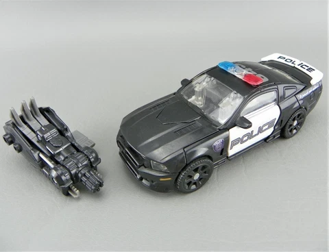 Transformers 2011 Movie DOTM Deluxe Class MechTech BARRICADE Figure Complete VGC Cover