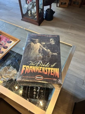 Moebius 1/8 Scale The Bride Of Frankenstein - Image 1 of 4