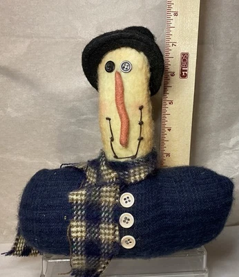 Decoración Navidad/Invierno. Muñeco de nieve primitivo, hecho de tela/suéter. Sin etiqueta Foto 1 de 4