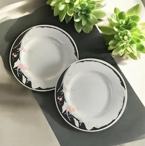 2er Set Vintage Salatteller. Schwarze Grenze mit rosa Blumen - Bild 1 von 8