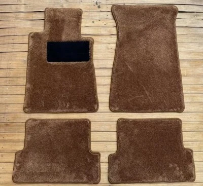 适合梅赛德斯奔驰 R107 560SL 380SL 450SL 帕洛米诺脚垫地毯 4 件 — 第 1/4 张图片