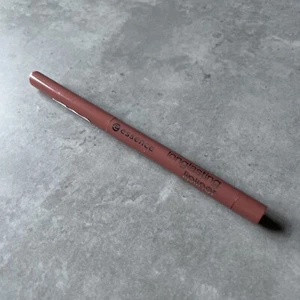 Essence Soft & Precise Lip Liner Pencil Smudge-Proof Long Lasting Enhances Lips - Picture 1 of 4