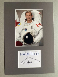 CHRIS HADFIELD "Astronaut" signed Passepartout 20x30 Autogramm - Picture 1 of 2