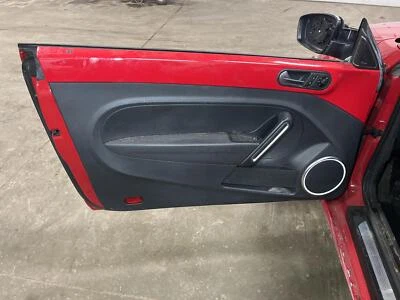 Conjunto de puerta delantera izquierda usado se adapta a: Volkswagen Beetle 2012 Htbk ig sin llave Foto 1 de 4
