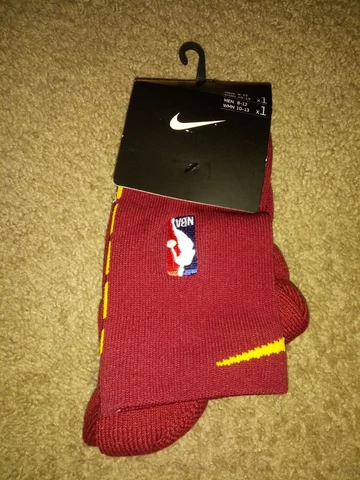 1 PAIR- NIKE-NBA AUTHENTICS- FULL LENGTH SOCKS-MEN'S 12-15-BURGUNDY/GOLD Cover