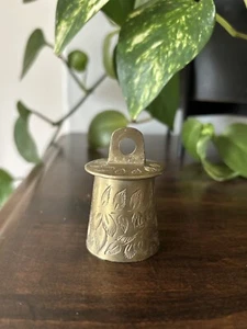 Vintage Sarna Messing Glocke klein verziert geätztes Blattmuster zierlich 2,5 Zoll - Bild 1 von 5