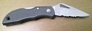 Unique! Small! Serrated Edge Pocket Knife Black Plastic Stainless-Steel Blade - Picture 1 of 7