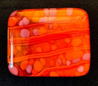 Hebilla de cinturón de vidrio fundido dicroico color rojo, rosa y naranja Foto 1 de 4