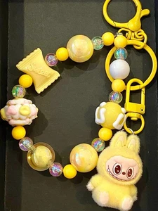 Joli porte-clés inspiré de La Bubu | Charm dessin animé jaune pour sac ou téléphone - Photo 1 sur 1
