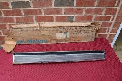 66 1966 OLDSMOBILE DELTA 88 LH QUARTER PANEL LOWER CHROME MOLDING GM 389519 - Image 1 of 4