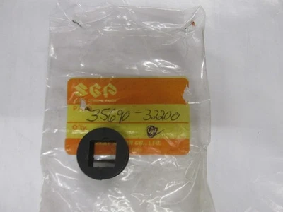 Cojín NOS Suzuki GN400 GS750 GS850 GT750 SP370 TC185 TS250 TS400 35690-32200 Foto 1 de 2