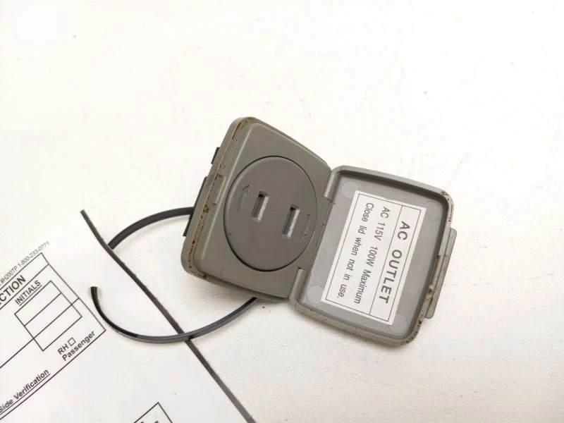 Honda Odyssey AC 2005-2010 115V/100W puerto 43367 Foto 1 de 4