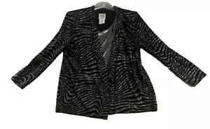 Chaqueta R&M Richards Mujer Petite 14P Negra Brillante con Blusa Cosida en Plateada - Imagen 1 de 21