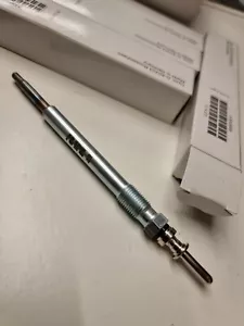 NEW GENUINE VAUXHALL ASTRA ZAFIRA VECTRA 2.0 2.2 DIESEL GLOW PLUG 95508488 - Picture 1 of 4